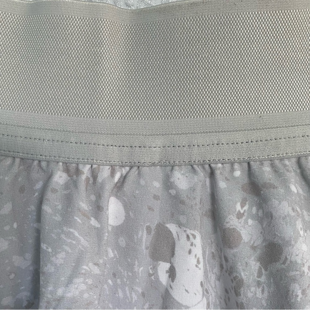 Lululemon Athletica Court Rival High Rise Light Gray Skirt Skort Tennis Run Golf - Picture 4 of 12